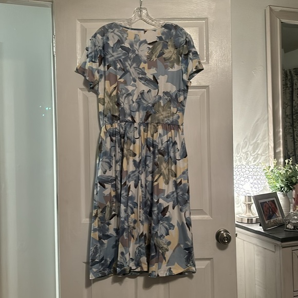 Spring Dress - Picture 8 of 8